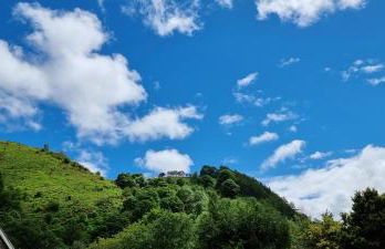 Modern and spacious 2 bedroom apartment with free parking - Photo 60