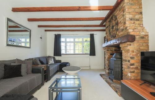 Idyllic Home in Picturesque Village of Wraysbury - Pass the Keys - Foto 10