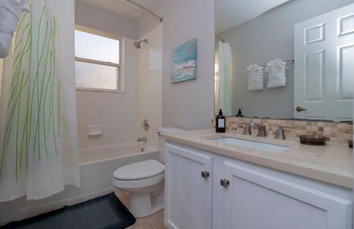 Sunny South Facing Pool with Hot Tub and Lake View Near Disney - Foto 46