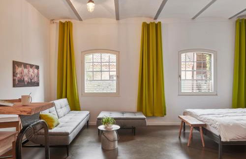 re~barn - Modern Country Stay - Photo 18