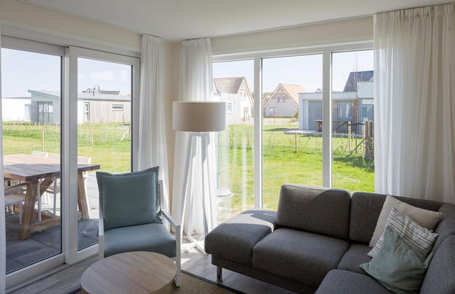 Bungalow at Nieuwvliet Bad Beach Resort - Foto 6