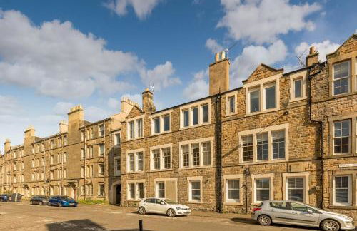 2BD Loft Style Apt - Edinburgh - Free Parking - Pass the Keys - Foto 32