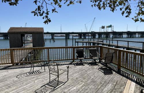 Water Front Oasis home - Foto 1