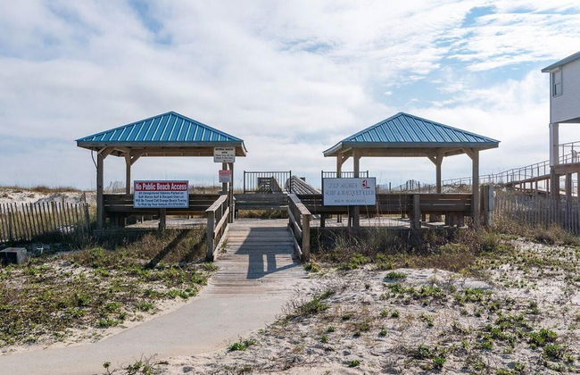 1br/1ba Sleeps 4 Near Beach w/ Breathtaking Ocean Views - Photo 28