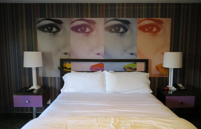 7 Springs Inn & Suites - Photo 12