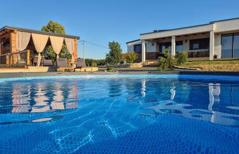 Gorgeous Home In Luzan Biskupecki With Sauna - Foto 1