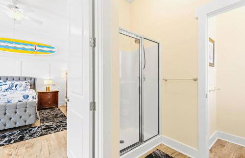 Lion of the Beach - Photo 22