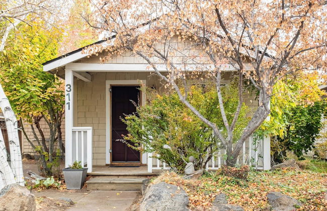 Riverfront Bend by Avantstay Private Dock, Large Yard w/ Views, Hot Tub - Foto 29