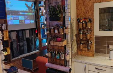 Unique Penthouse with Home Cinema, Panoramic Views & Eco-Chic Design - Foto 15