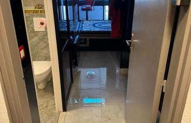 Rez de jardin OU ascenseur 4 ieme PISCINE -WIFI-Dans le Village naturiste holidaysochic - Photo 7