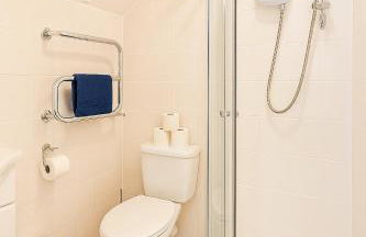 8 Person, 4 Bedroom Light, Warm & Modern Apartment - Foto 25