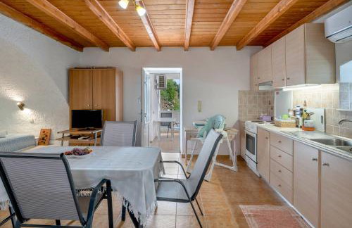 Traditional House in Velies - Photo 8