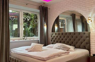 Apartament "Love Island" Jacuzzi SPA z dużą wanną z hydromasażem dla Dwojga - Foto 2