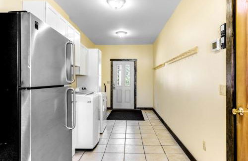 Gorgeous Cottage with Hot-tub and Games in Beaver Cove, Maine - Foto 6