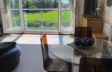 2BR 2 Bath Riverside Penthouse 2 Parking View Near St Neots - Foto 40