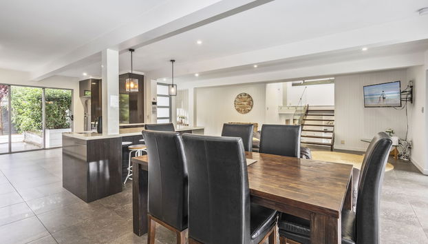 Essence House - 4 Bedroom Holiday Home - Foto 5, Servicio de comidas en la habitación