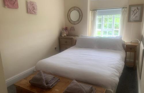 Mid-Wales Farmhouse, swimming pool, tranquil countryside views, sleeps 14 - Foto 42