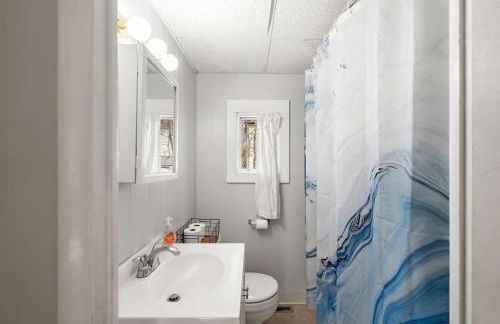 Nothing Fancy Older Apt Walk to Downtown King Bed - Foto 16