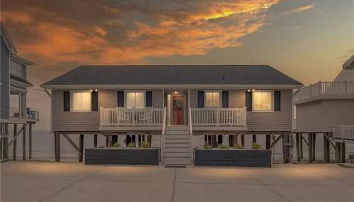 Bay Bliss - Private Beachfront Home with 180° Views & Hot Tub! - Foto 3