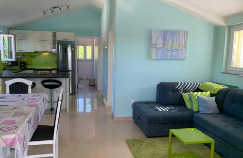 Beachfront Apartment Live - Photo 3