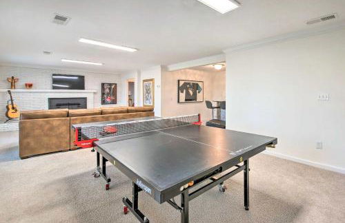 Serene Home with Fire Pit, Deck and Easy Access to ATL - Foto 4