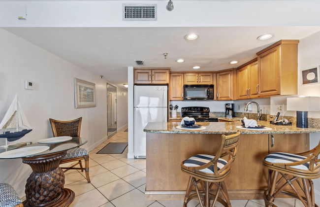 Ocean View Suite w Pool Hot Tub Beach Access - Photo 13