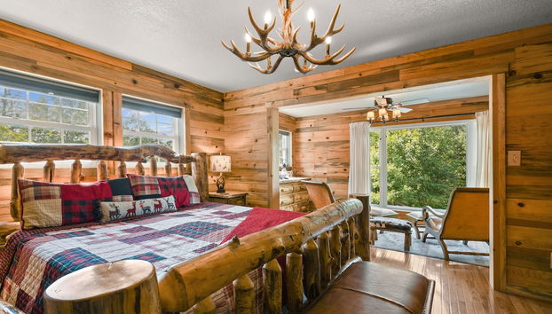 Rustic Hideaway 4 Bedroom Cabin by RedAwning - Foto 2, Habitación