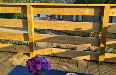 Unique Caravan with Outdoor Space Lodge - Foto 36