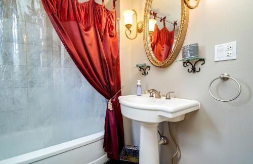 Antique Charm 3BR Gourmet Kitchen & Large Yard - Foto 27