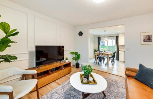 Walk to Shops and Dining Glen Cove Apt with Yard! - Photo 7