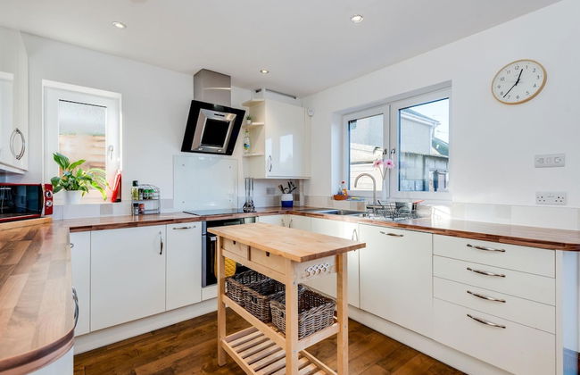 Charming 3 BR House - Garden Parking Near CS Lewis Park - Foto 22