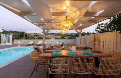 Anesis Villa, with Private Pool & BBQ, By ThinkVilla - Foto 15