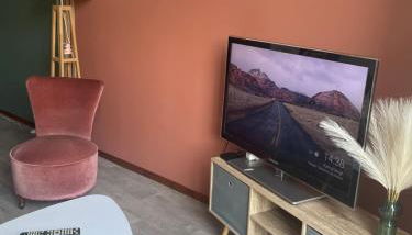 CHARMANT APPARTEMENT AVEC GRANDE CAPACITÉ D’ACCUEIL - Photo 2