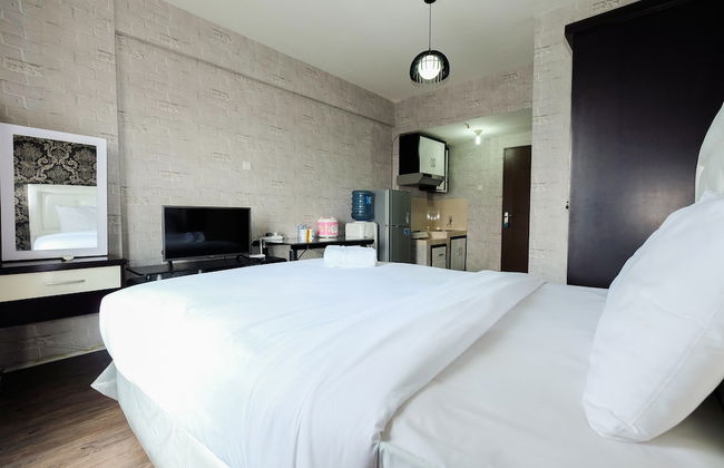 Studio Room at Sunter Park View Apartment By Travelio - Foto 10