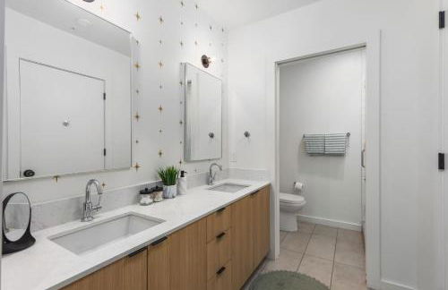 Luxury in The Gulch with Patio Pool Walk to Broadway - Foto 11