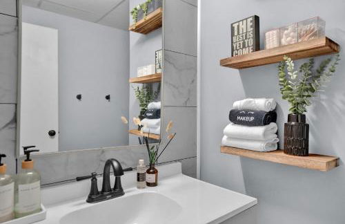 Pocono Blue with Paddleboards, Spa, Indoor Jacuzzi, GameRoom, Lake, EV - Foto 49