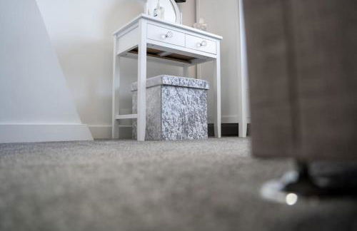 Cottage, Hot Tub, Open fire, Games Room, large Garden Sleeps 2-8 - Foto 31