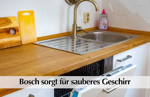 Helle Altbau FeWo mit Kingsize Bett, Smart-TV, Nobilia Küche - Nur ein kurzer Spaziergang in die Altstadt und zum Domplatz - Kostenlose Parkplätze in den umliegenden Straßen - Ausgewählte Tipps für Erfurt inklusive - Foto 18