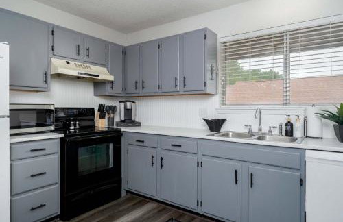 Grand Lakes Condo - Renovated 2BR-1 5BA Condo - Near UA - Foto 10