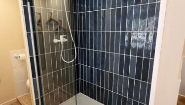 Suite en dépendance avec terrasse et entrée privée Marseille - Photo 3