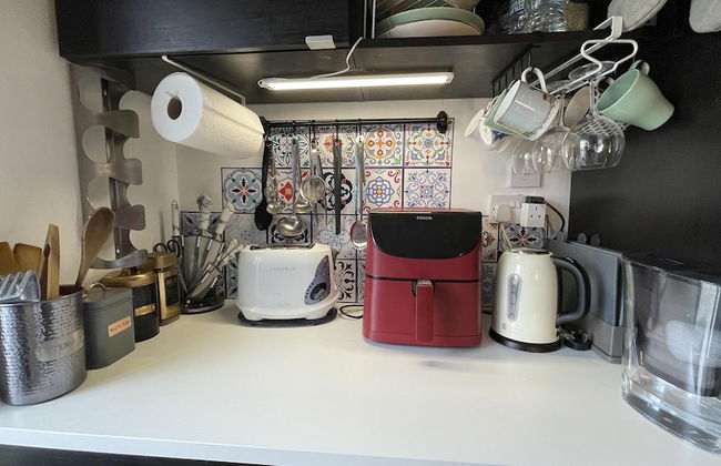 Large 1-bed Studio in London Well Equipped - Foto 9