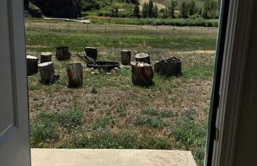 Riverside Cabin with Rare Claw-Foot Bathtub, Montana - Foto 5