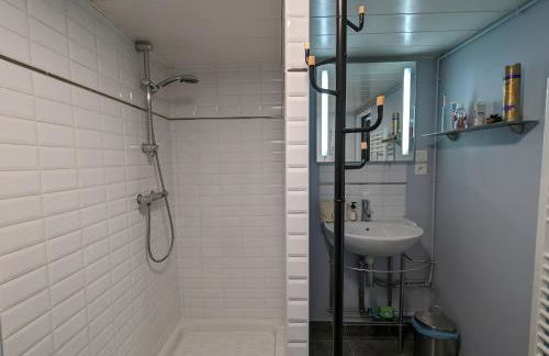 Maison en Berry avec jardin clos et terrasse - draps et ménage inclus - FR-1-591-408 - Foto 10