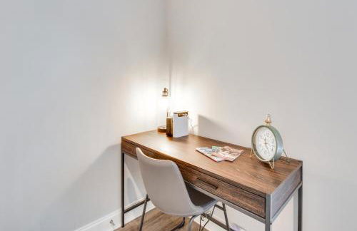 Walk to Main St and River Downtown Helen Condo - Foto 12