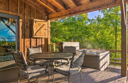 Couples Treehouse Retreat with Hot Tub and Views - Foto 27