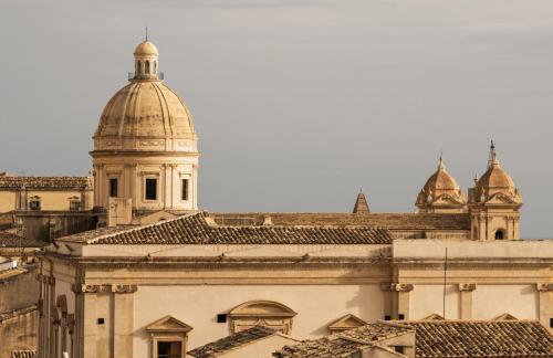 Palazzo Di Lorenzo - Panoramic Terrace and Pool - Photo 45
