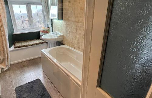 Charming Cotswold cottage with stunning views - Foto 12