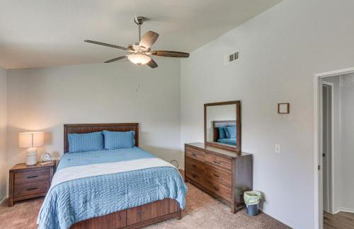 Victorville Home with Fenced Backyard and Patio! - Foto 13