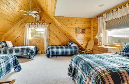 Log Cabin with Pond and Trail Access in Almond! - Foto 20