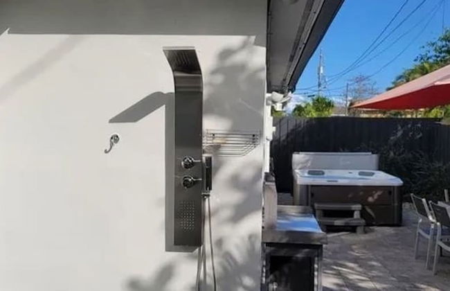 Walk to Wilton Drive - Spacious Quiet Villa 2 HOT TUB - Foto 10